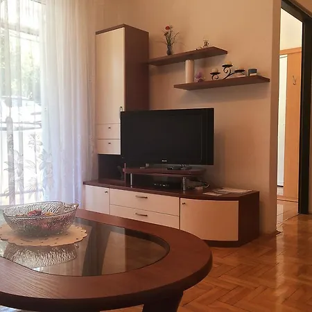 Mikinac Apartment *